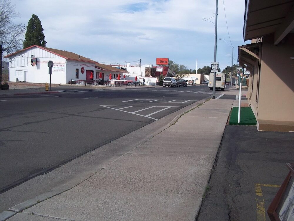 Фото American Regency Inn