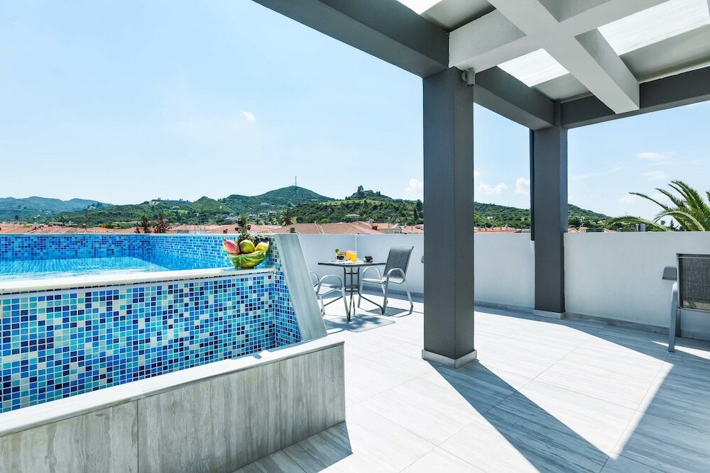 Фото Nymphes Deluxe Accommodation