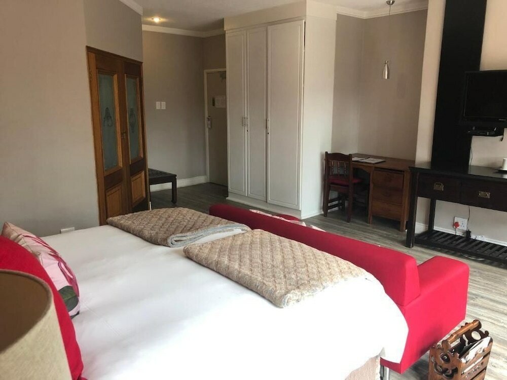 Фото 314 on Clark Guest House