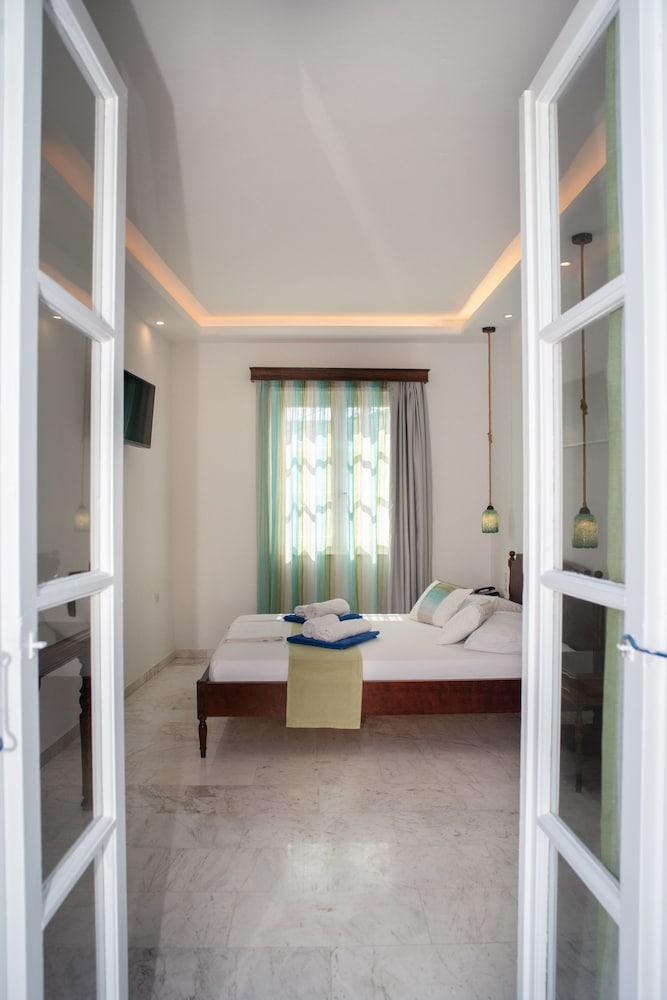 Фото Adonis Hotel Naxos