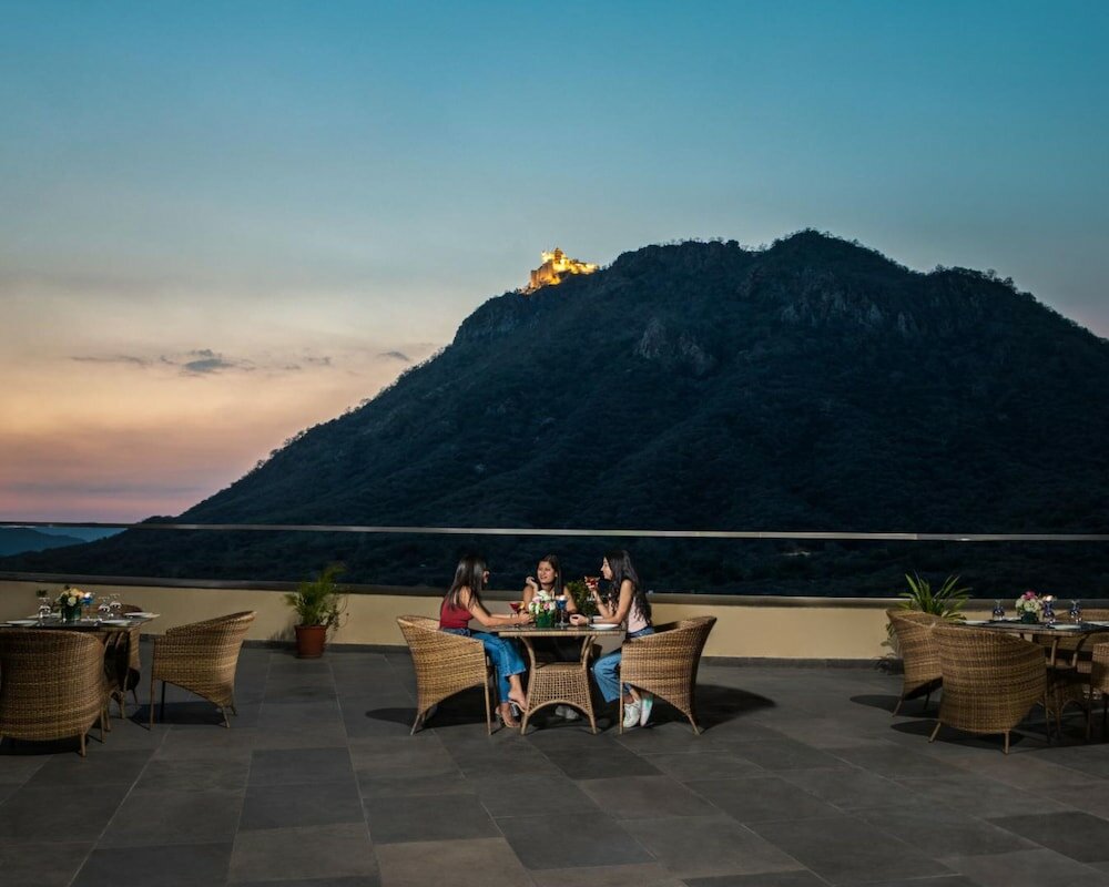 Фото JuSTa Sajjangarh Resort & SPA