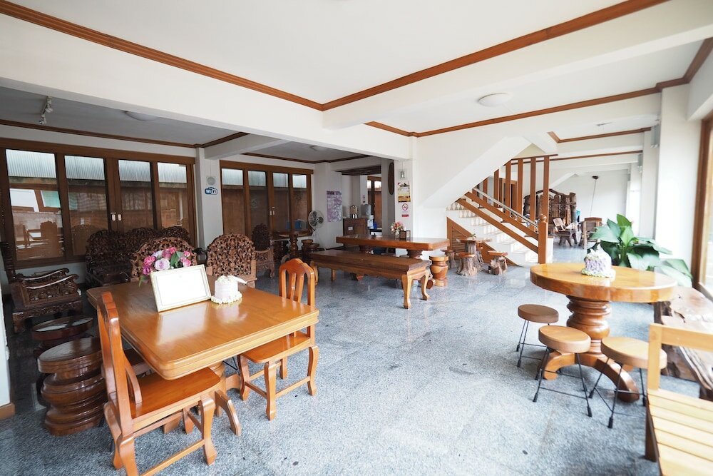 Фото Fah Place Hotel