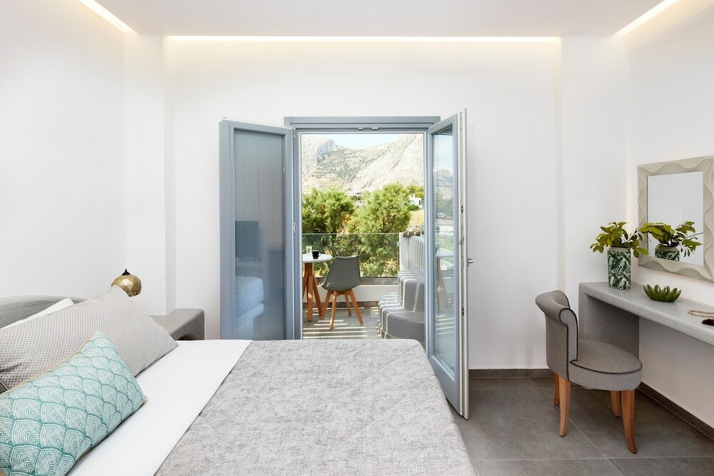 Фото Amara Suites Santorini