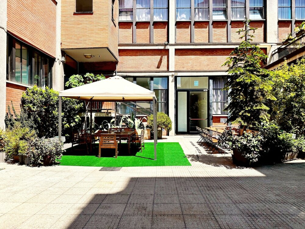 Фото отеля 2