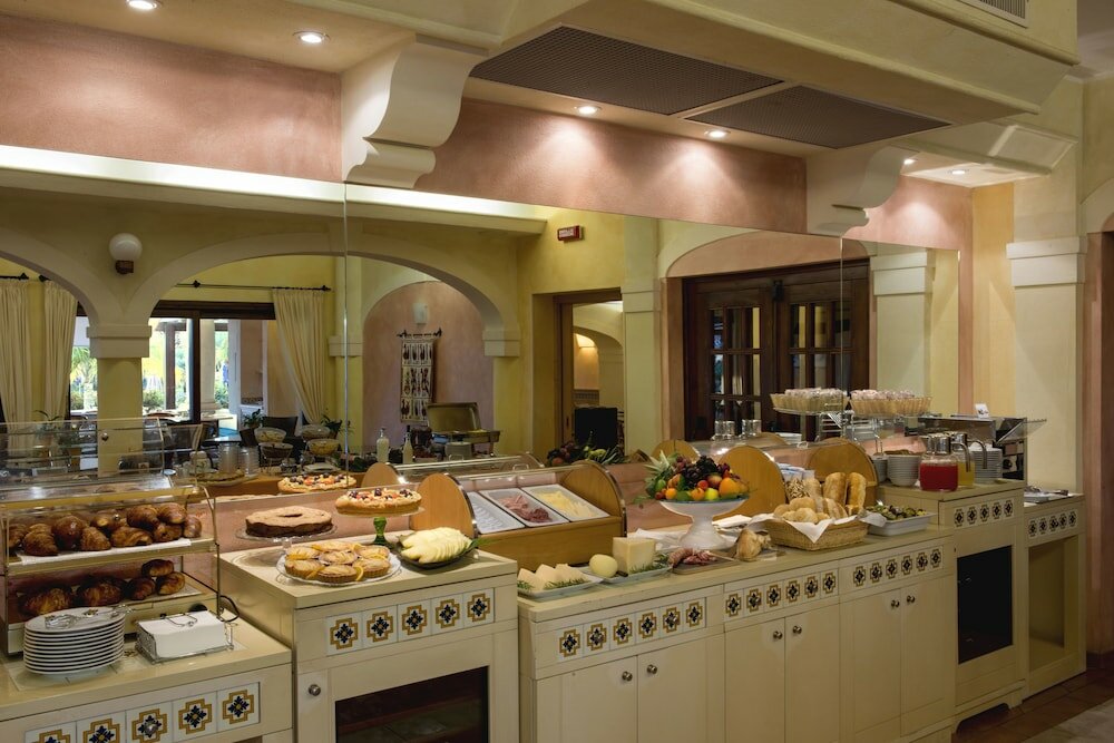 Фото Lantana Resort Hotel & Apartments