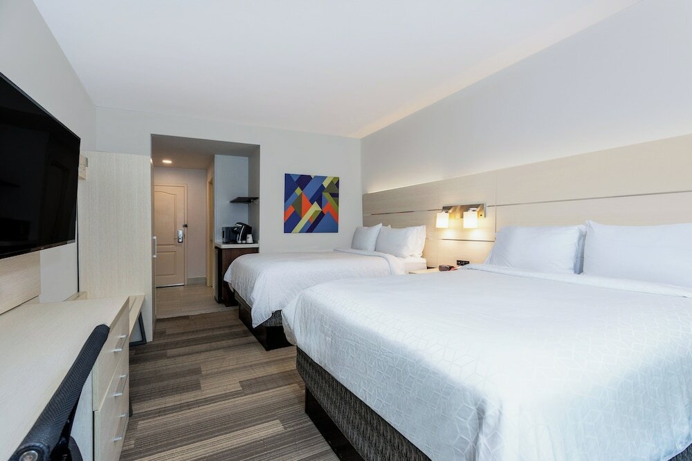 Фото Holiday Inn Express & Suites, International Drive, an Ihg Hotel