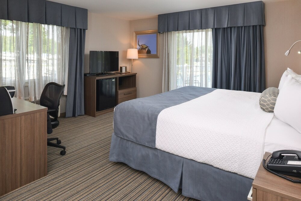 Фото Anchored Inn at Hidden Harbour Marina