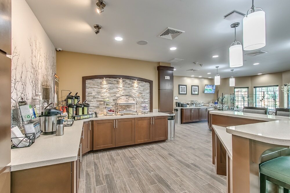 Фото Staybridge Suites Lubbock South, an Ihg Hotel