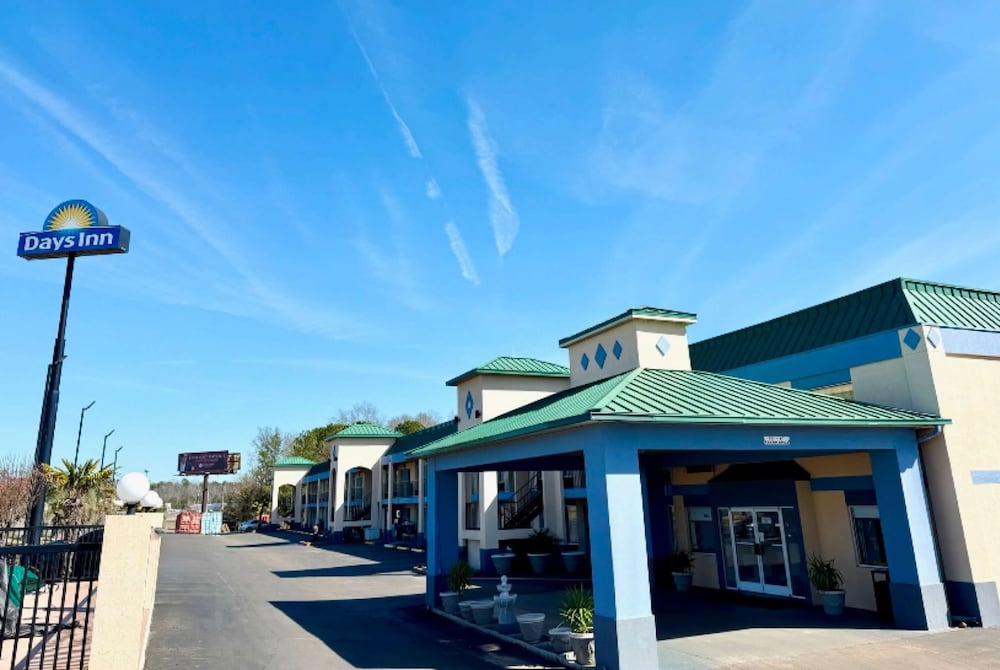 Фото Days Inn by Wyndham Greenville