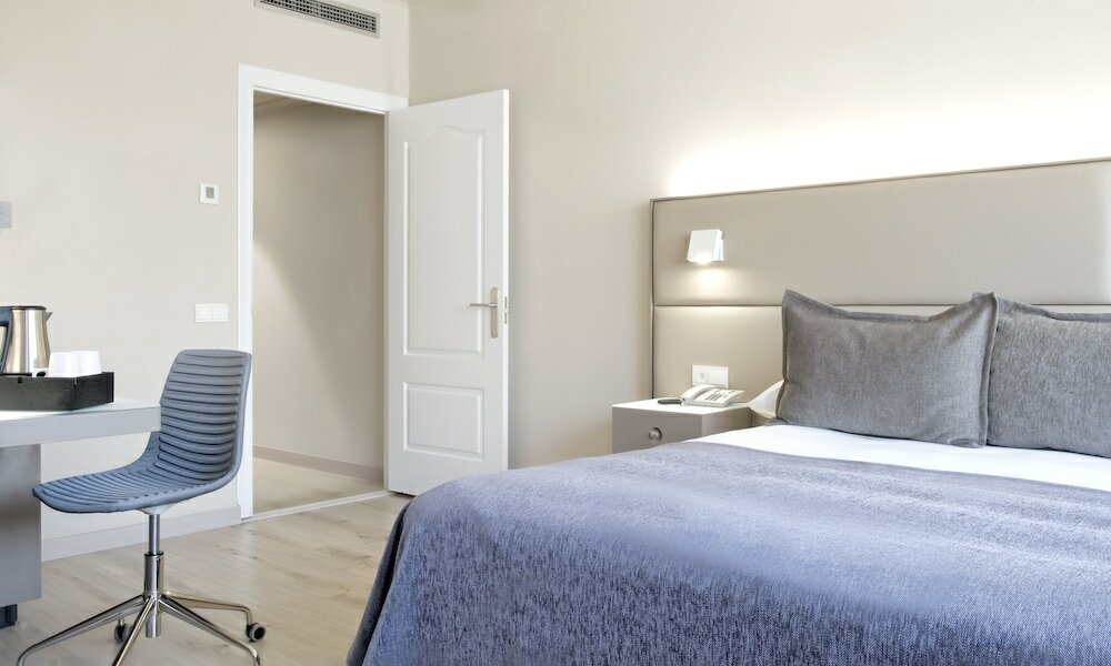 Фото Sallés Hotel Pere IV