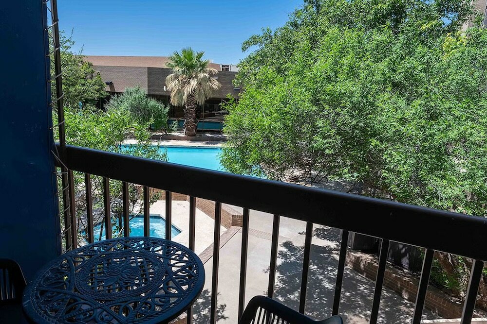 Фото Mcm Elegante Hotel and Conference Center Odessa