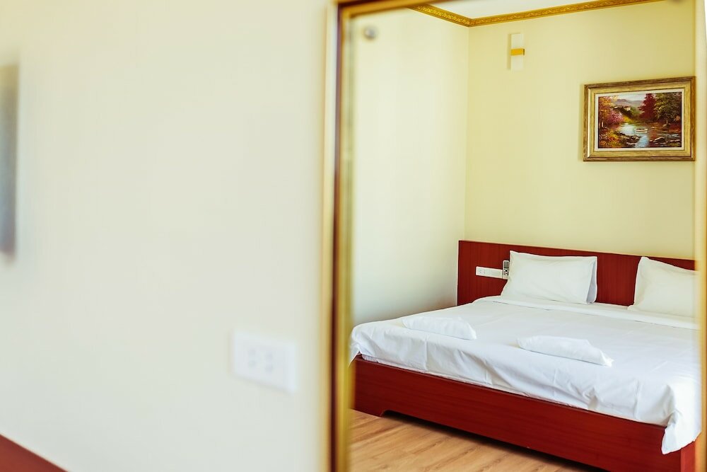 Фото Douangpraseuth Hotel