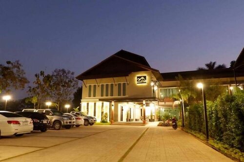 Гостиница Anantaya Home Phare в Провинции Пхрэ