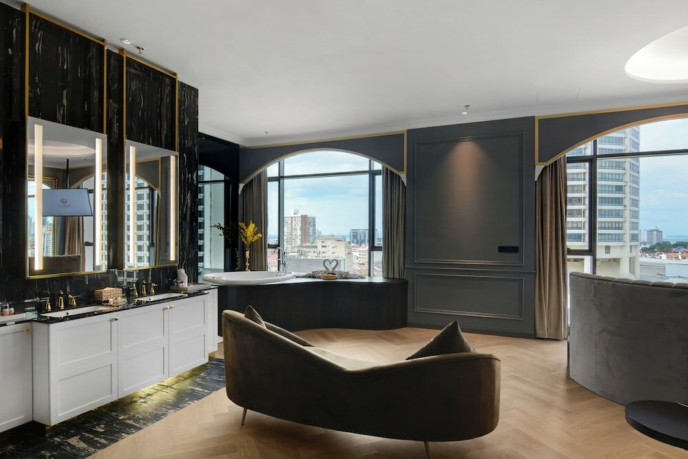 Фото The Granite Luxury Hotel