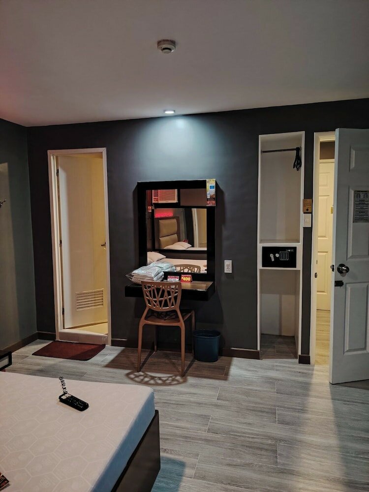 Фото Hotel Sogo Quirino Motor Drive Inn