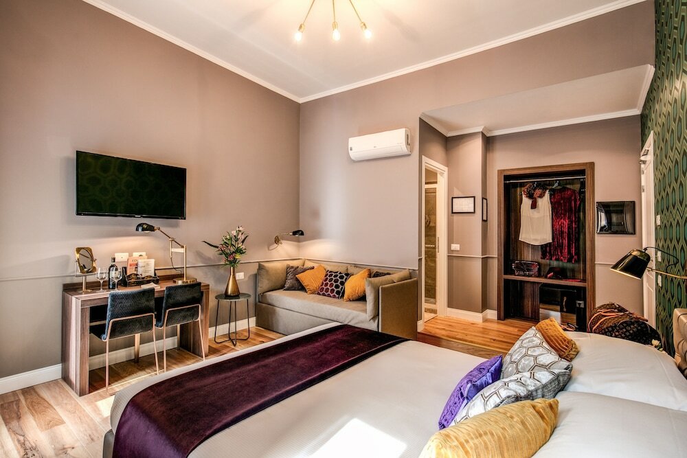 Фото Tree Charme Parliament Boutique Hotel