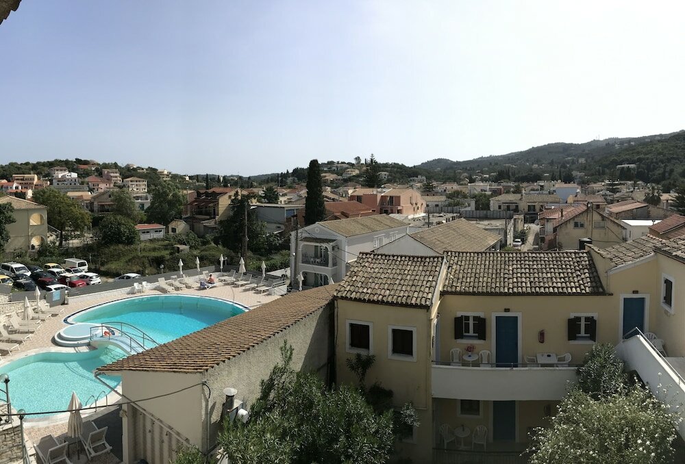 Фото Sunflower Apartments