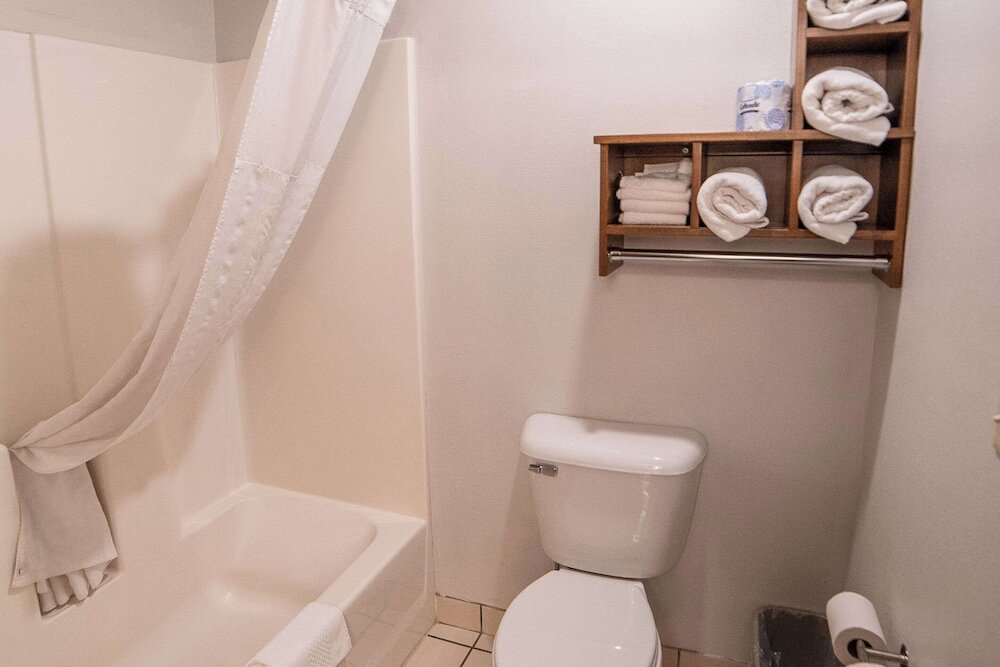 Фото Quality Inn & Suites Watertown