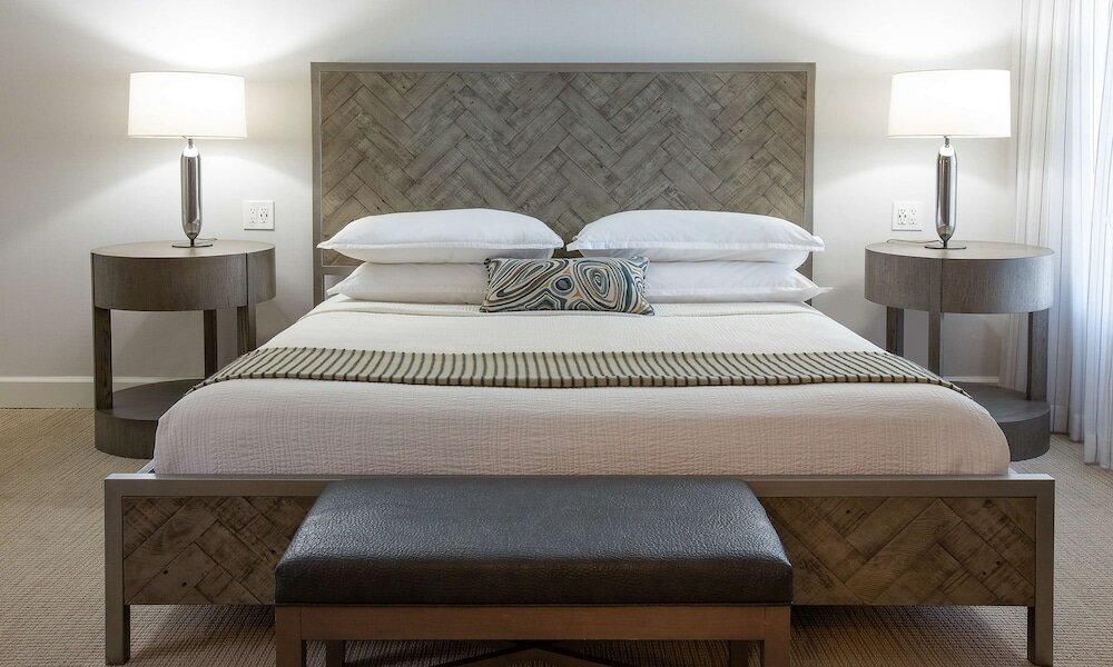 Фото West Beach Inn, a Coast Hotel