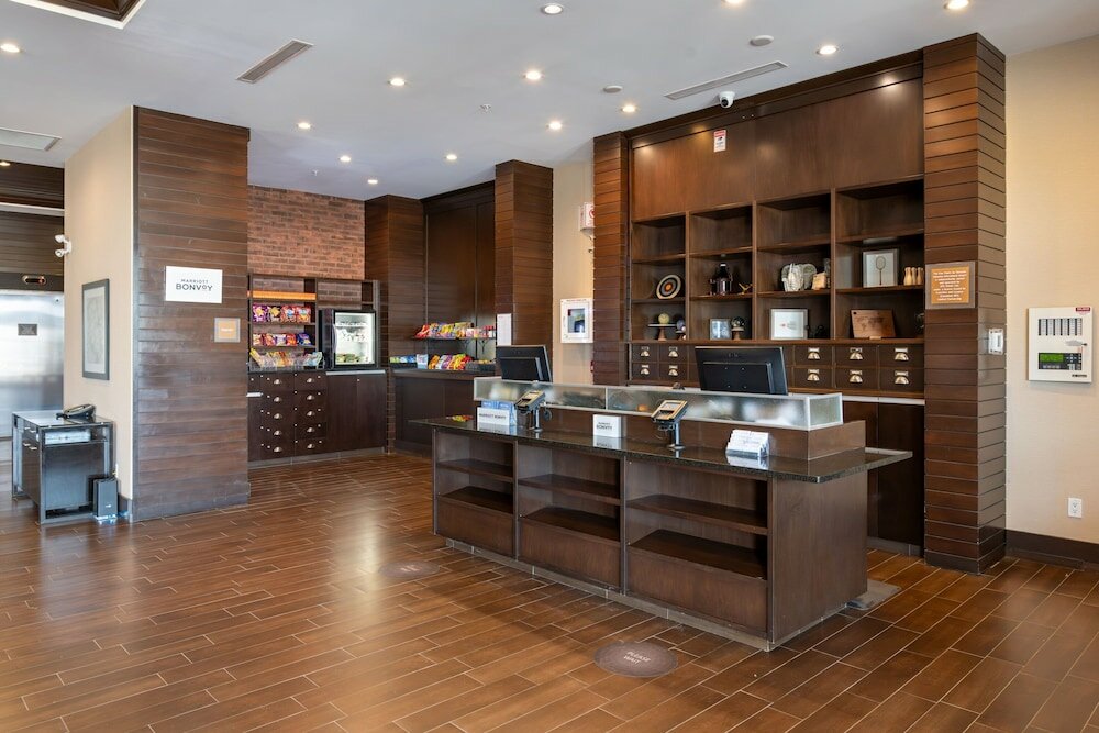 Фото Four Points by Sheraton Edmonton International Airport