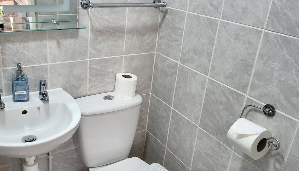 Фото Holly Lodge Guest House