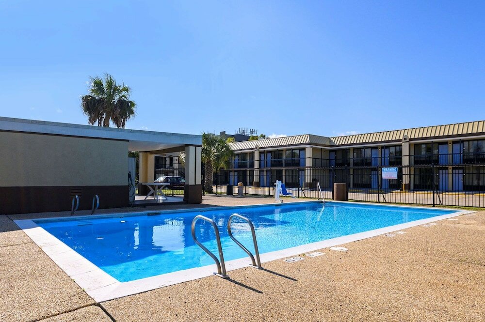 Фото Quality Inn New Orleans I-10 East