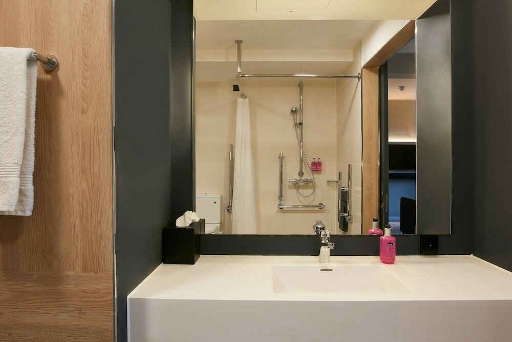 Фото Moxy Chester