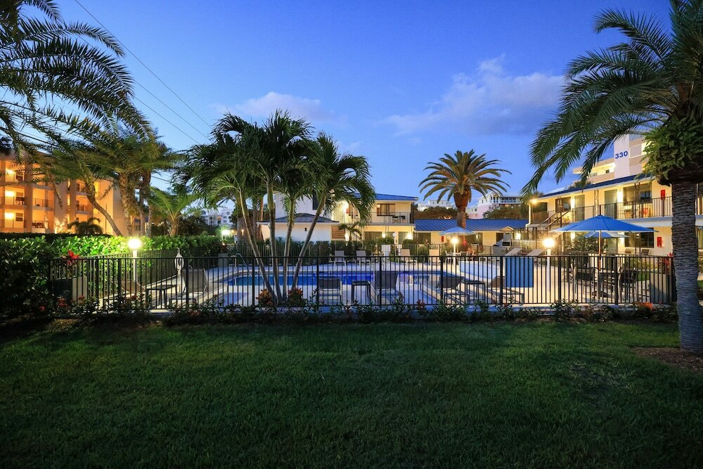 Фото Tropic Isle Beach Resort