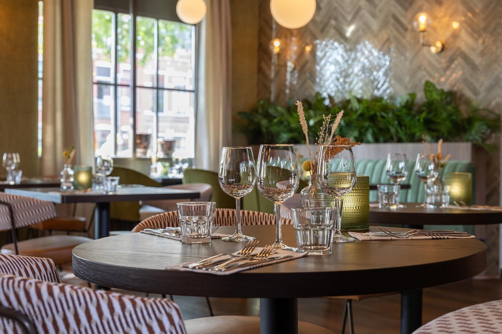 Фото Leonardo Hotel Breda City Center