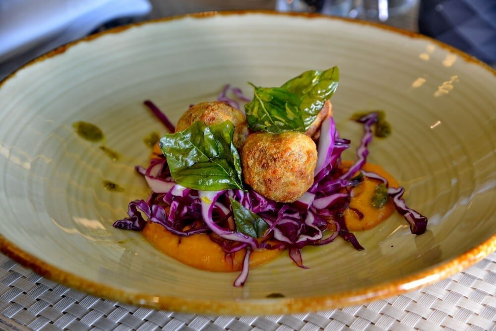 Фото Courtyard Hotel Waterfall City