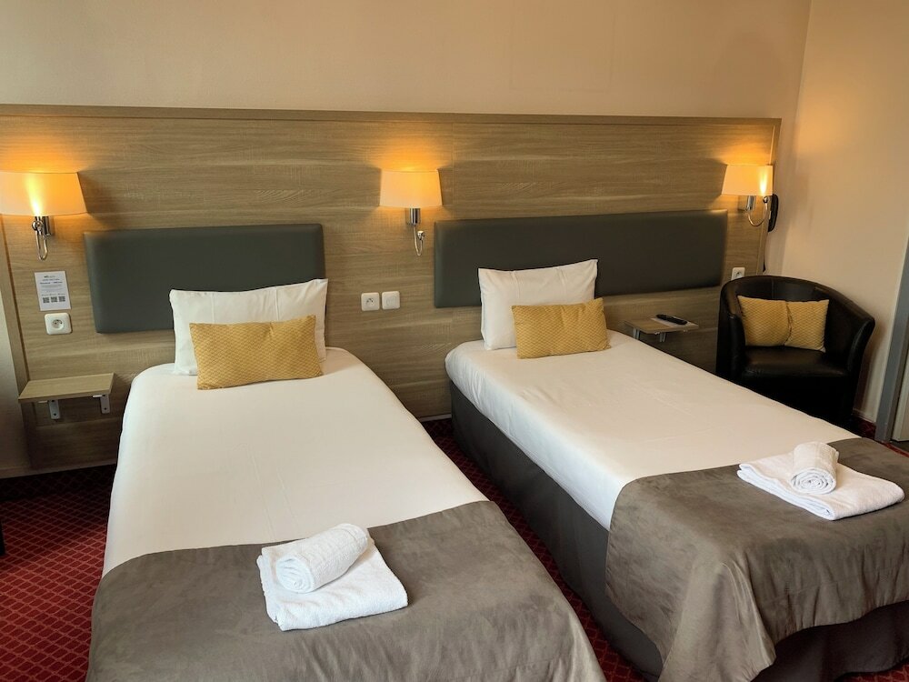 Фото Brit Hotel Bleu Nuit