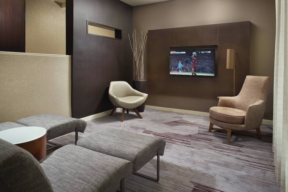 Фото Courtyard Charlotte Arrowood