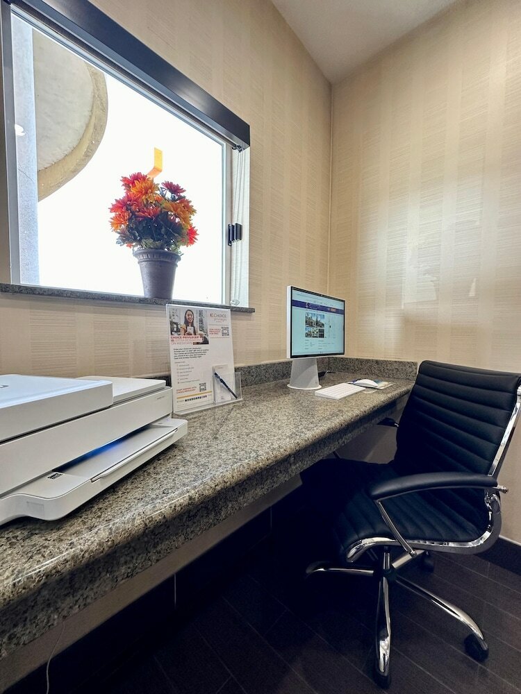 Фото Comfort Inn Ogden near Event Center