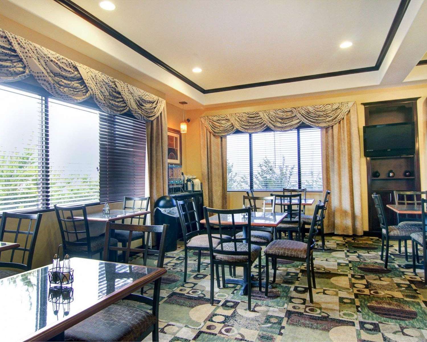 Фото Comfort Suites Fort Stockton