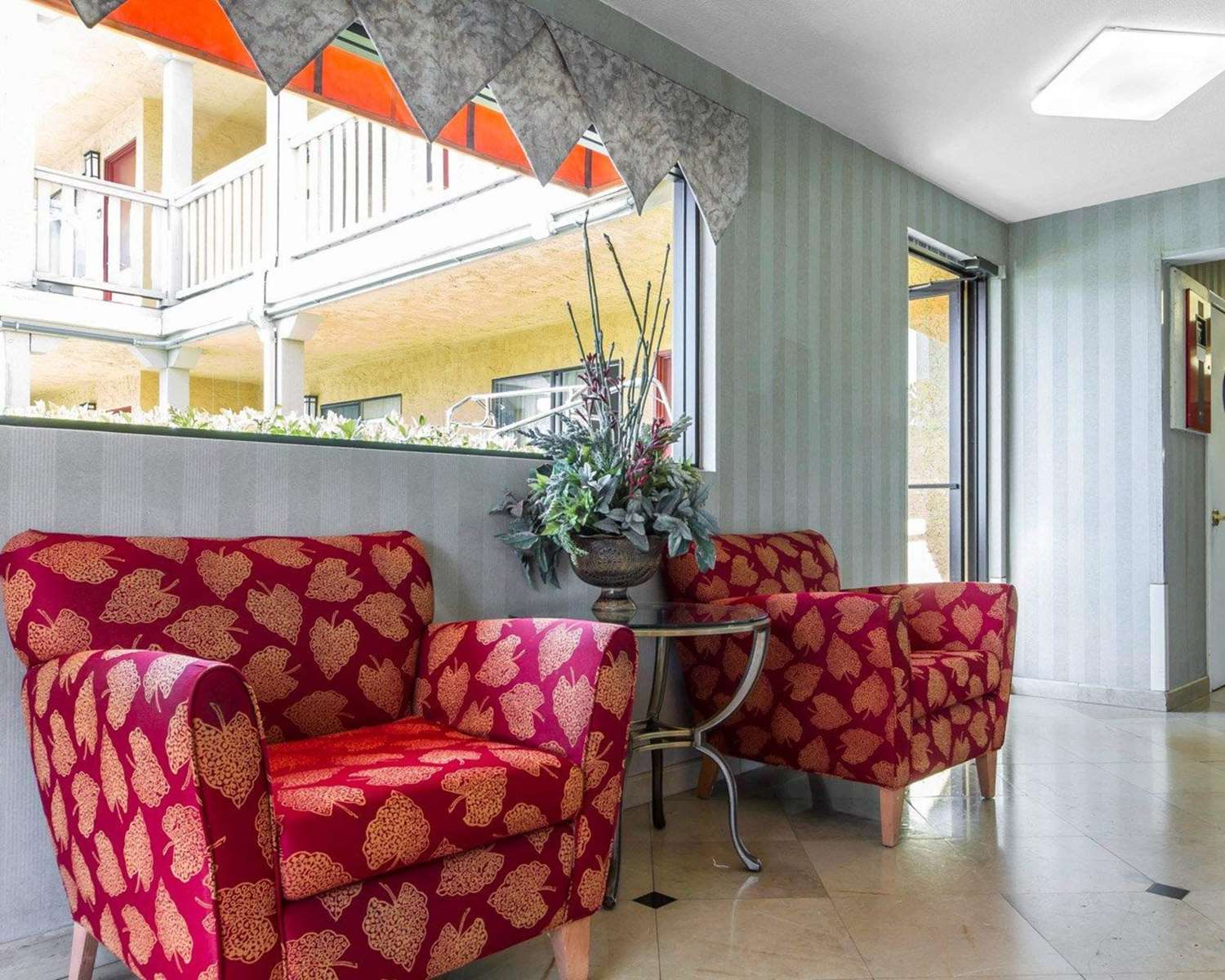 Фото Quality Inn Oakland Airport