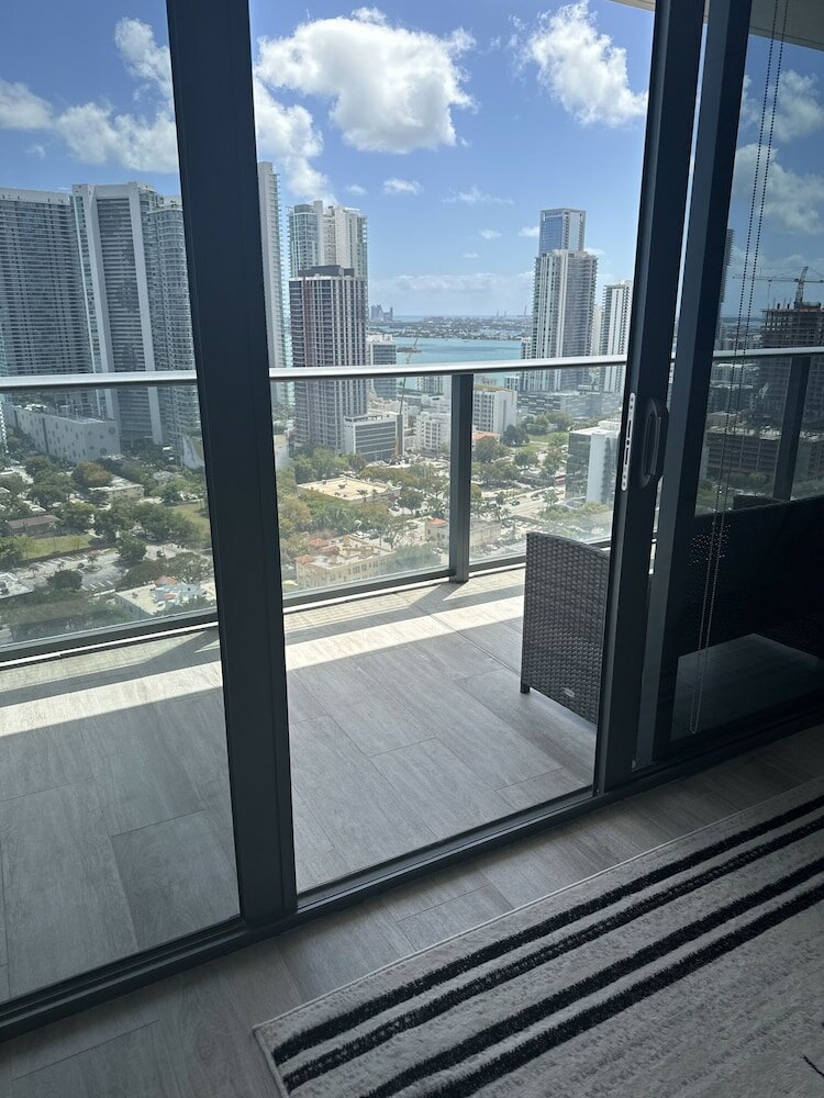 Фото Hyde Suites Midtown Miami