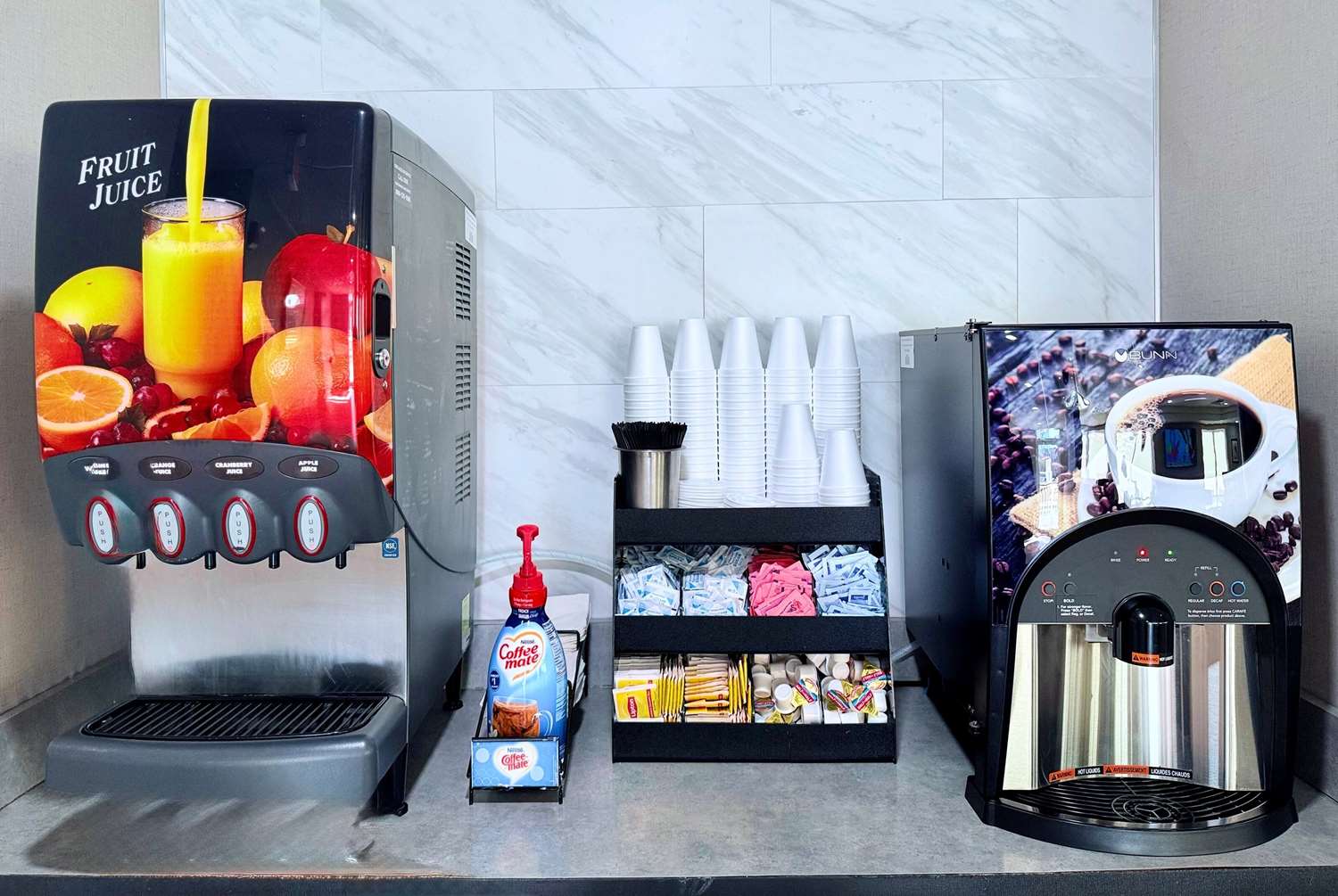 Фото La Quinta Inn & Suites by Wyndham Orlando Universal area