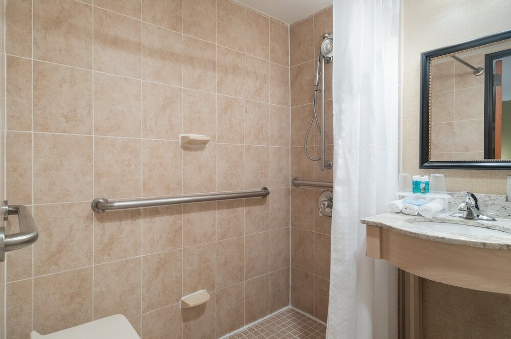 Фото Holiday Inn Express New York City- Wall Street, an Ihg Hotel