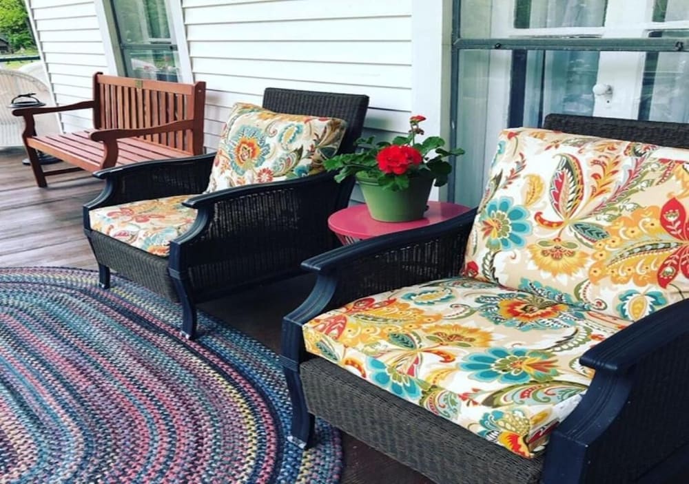 Фото Bavarian Manor Country Inn