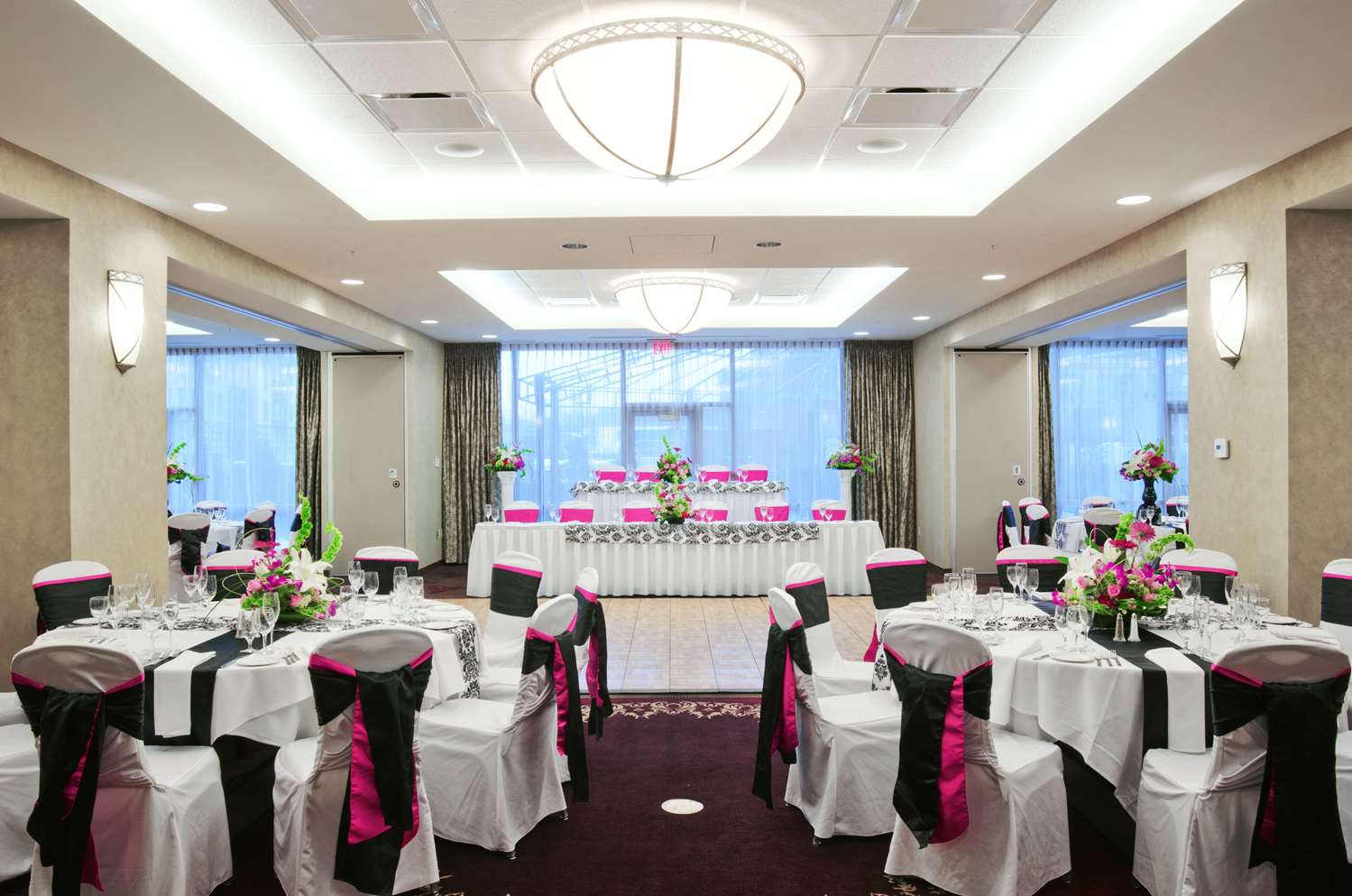 Фото Embassy Suites Buffalo