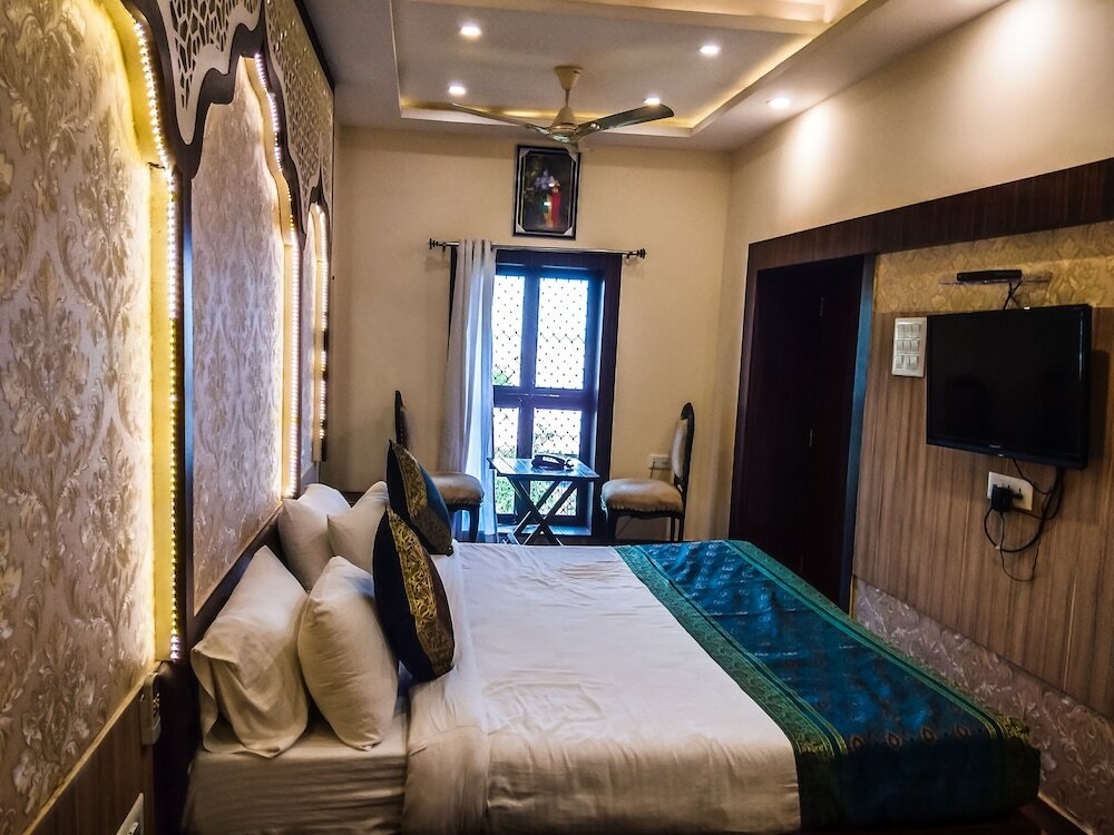 Фото Dwivedi Hotels Sri Omkar Palace