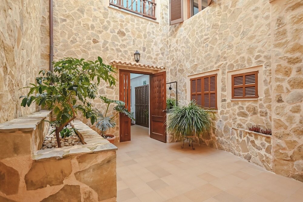 Фото Hostal Can Gallu