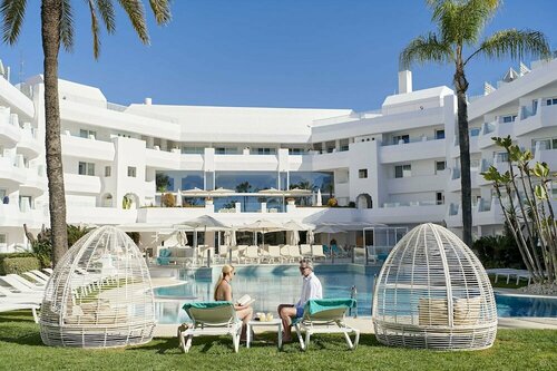 Внешний вид отеля Iberostar Selection Marbella Coral Beach в Марбелье, фото 1