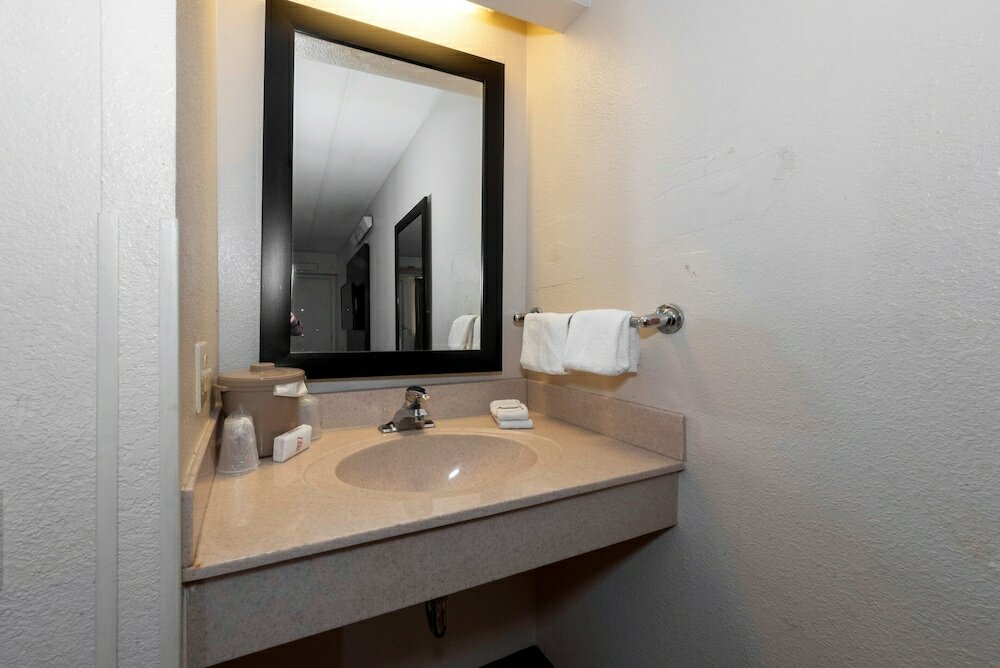 Фото Red Roof Inn Chicago - Lansing