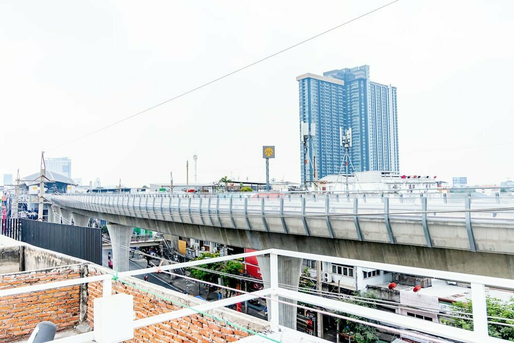 Hotel Ze Residence Bang Aor, Bangkok, photo