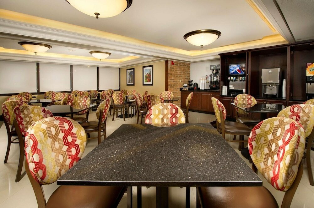 Фото Hotel Lotus Kansas City Merriam