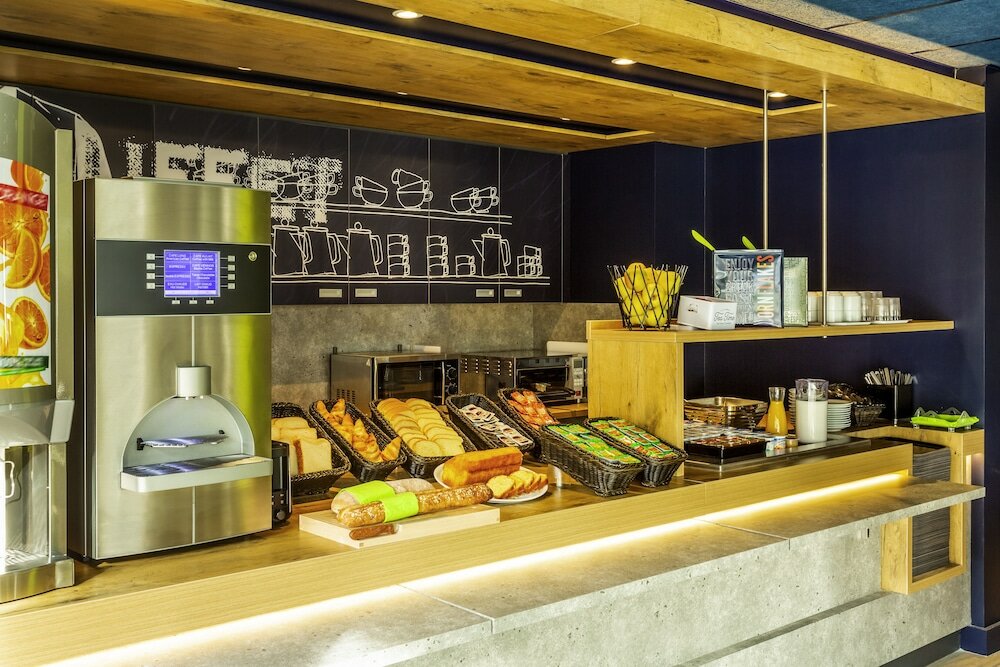 Фото Ibis Budget Rouen Centre Rive Gauche