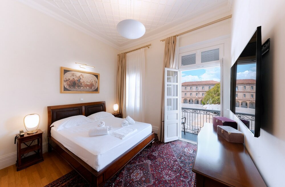 Фото Castellano Hotel & Suites