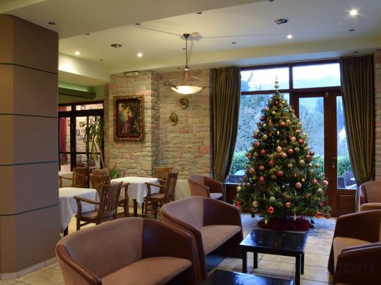 Фото Mont Helmos Hotel