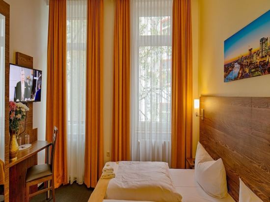 Фото Hotel Little Paris